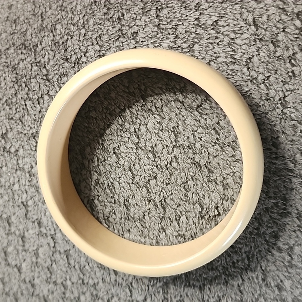 💥4 For $20💥Cream Bangle Bracelet - Picture 4 of 5